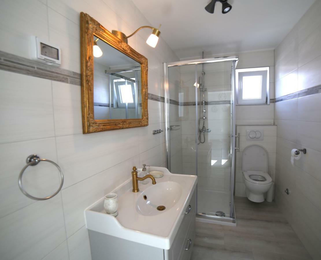 Sweet Suite With Free Private Parking PUY Eksteriør bilde