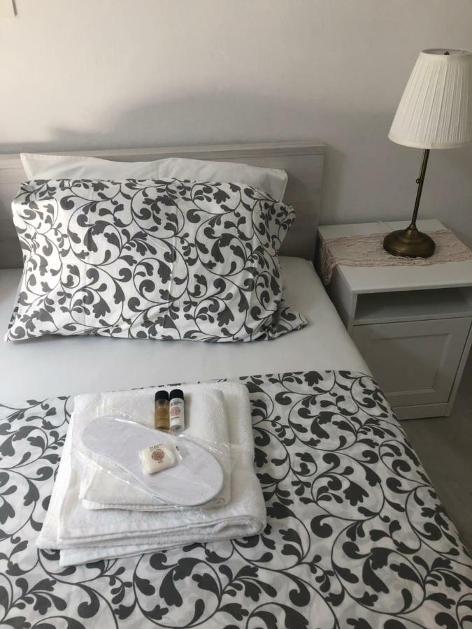 Sweet Suite With Free Private Parking PUY Eksteriør bilde